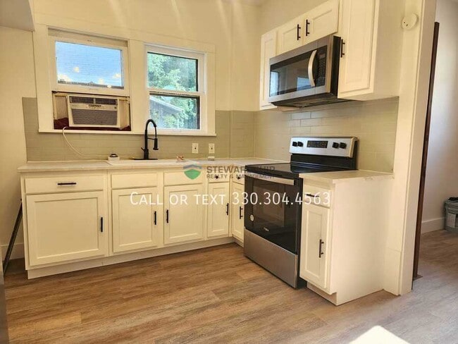 Photo - 687 Allyn St Apartment Unit C