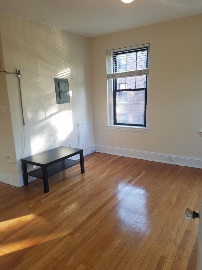 Building Photo - 131 Jersey St Unit 114