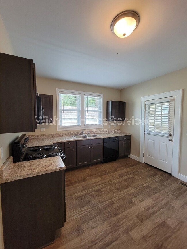 Photo - 333 W Murray St