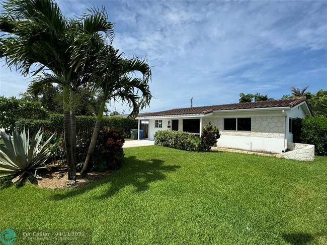 Building Photo - 4430 NE 5th Ave Rental