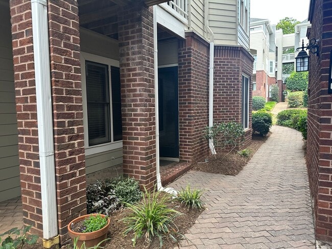 Photo - Adorable 2 Bedroom Condo!