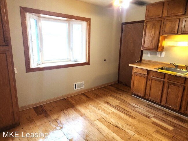 Photo - 3 br, 1 bath House - 8142 W Herbert Ave
