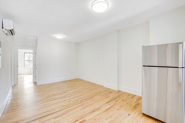 Photo - 274 Montgomery St