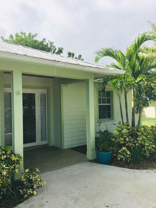Photo - OCEAN ACCESS KEY WEST STYLE HOME