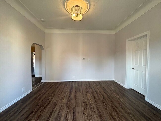 Photo - 460 King William St