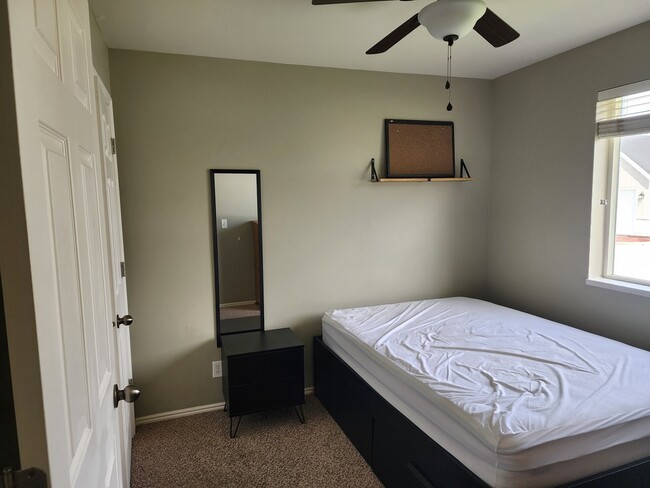 Photo - 491 Red Oak Dr