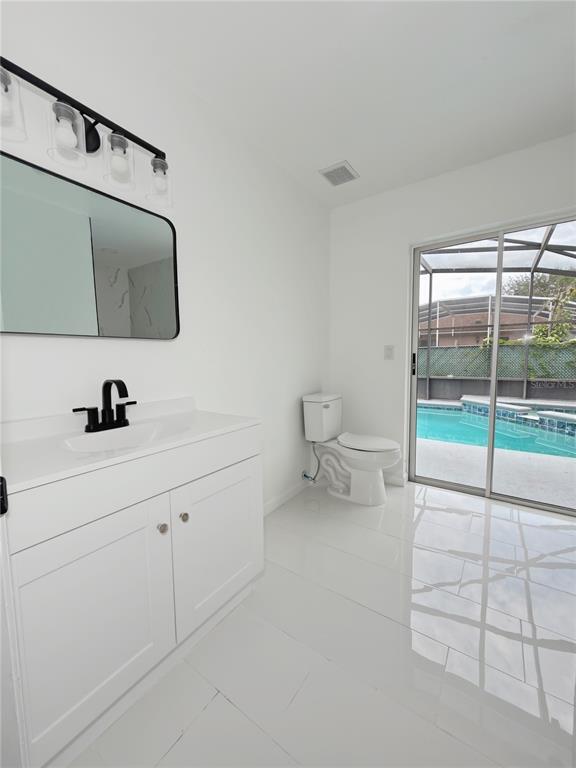 Photo - 303 Silk Oak Dr