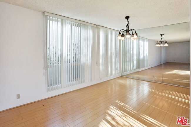 Photo - 809 S Bundy Dr Unit 103