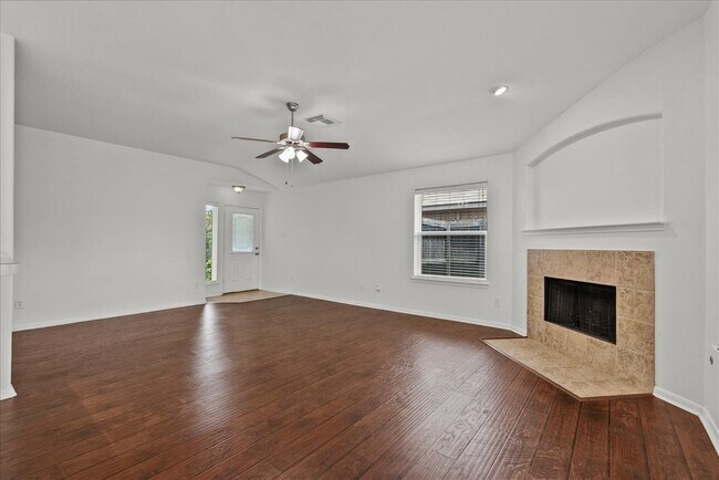 Photo - 202 Pebble Walk Ln