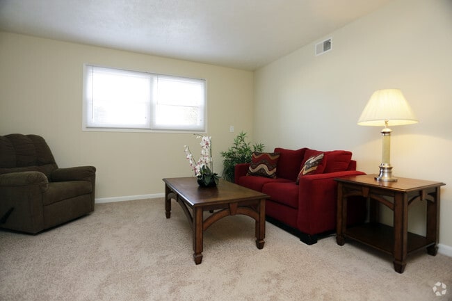 2 BR, 1 BA - living room