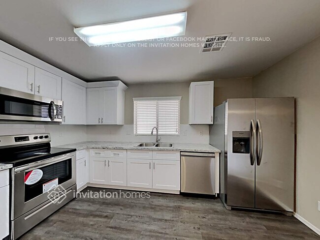 Photo - 927 S 239th Ln