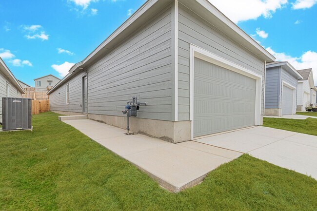 Photo - BRAND NEW 4 BD/2 BA Home Located off 211/Potranco RD! Available NOW!