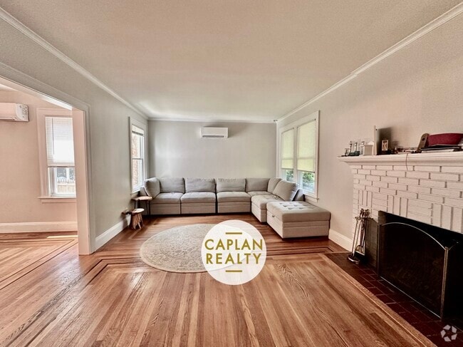 Building Photo - 39 Roydon Rd Rental