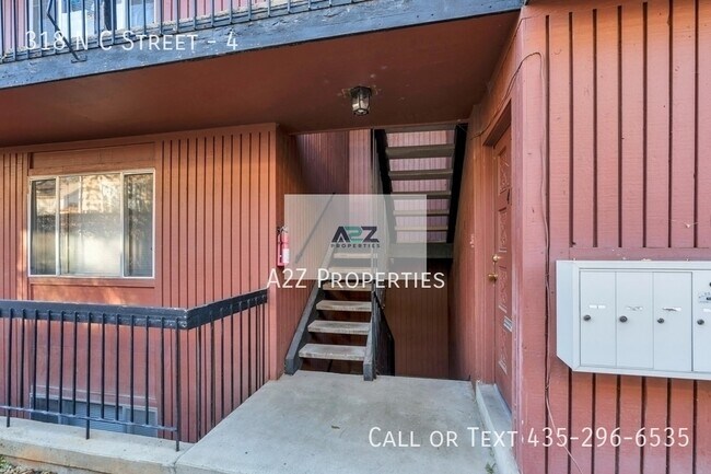 Photo - 318 N Center St