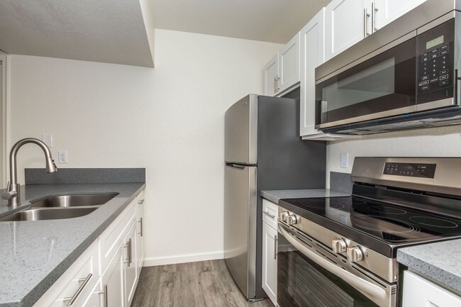 Photo - Garden Plaza Apartments