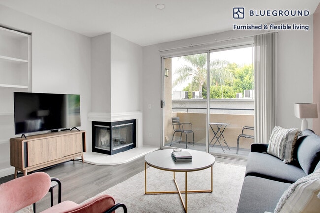 Photo - 4532 Murietta Ave Unidad FL2-ID778