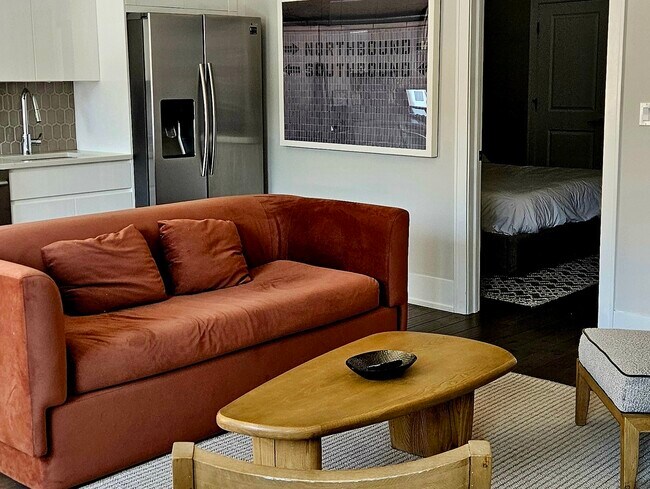 Photo - 318 S Halsted St