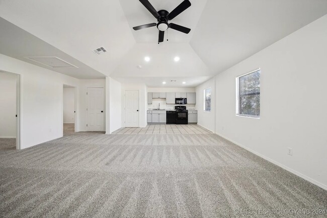 Photo - 2807 E 3rd St Unit B