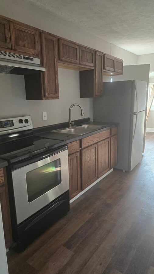 Photo - 639 S Waverly St