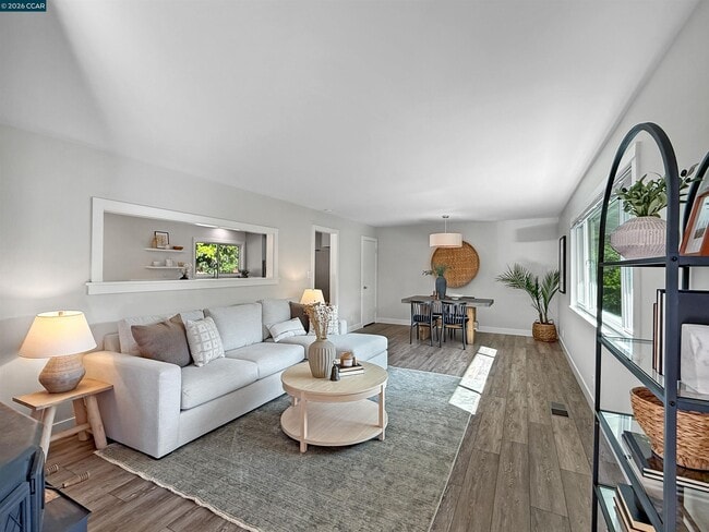 Photo - 8 Cherryhills Ct