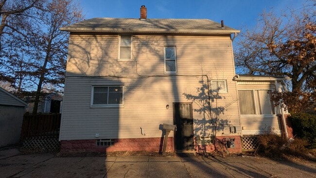 Photo - Charming 3-bedroom, 1.5-bathrooms home located in the heart of Akron