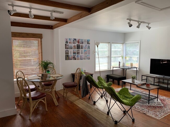 Sala de estar/comedor - 6310 Greenbriar Dr Unidad 6310