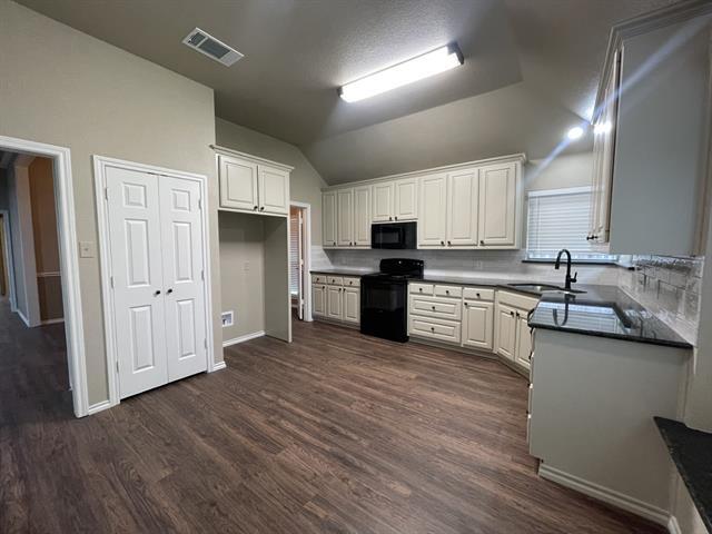 Photo - 204 Carlsbad Dr