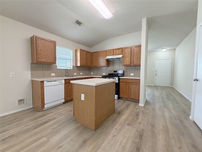 Photo - 24522 Lakecrest Village Dr