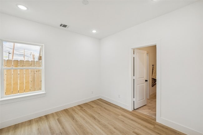 Photo - 111 Milby St