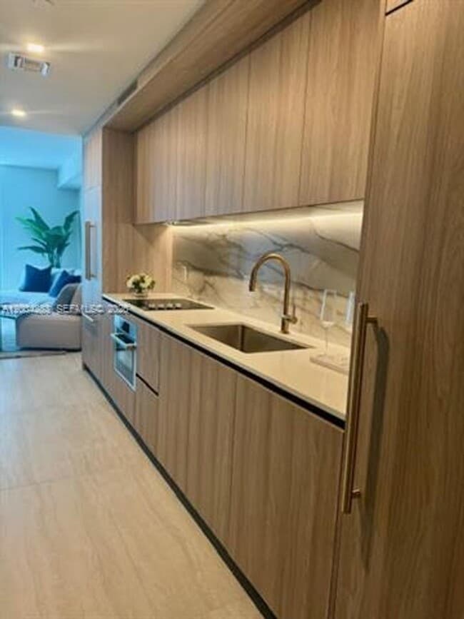 Photo - 77 SE 5th St Unidad 77 SE 5th St # 1508