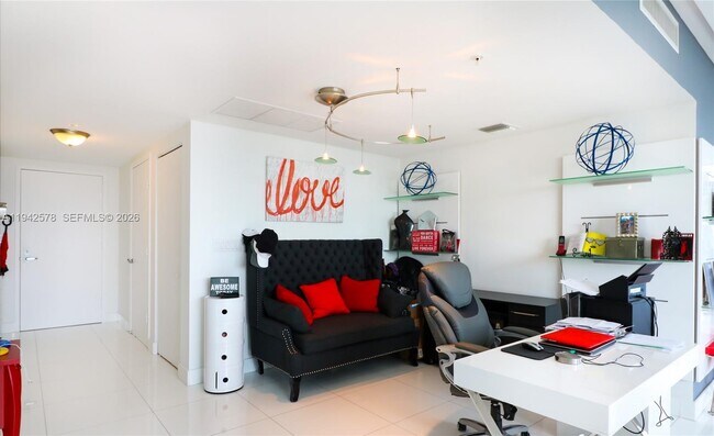 Photo - 92 SW 3rd St Unit 3005