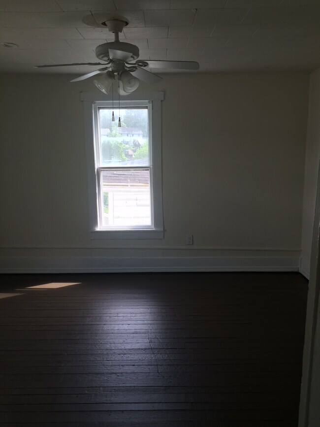 Photo - 108 Kingwood St Unit upstairs