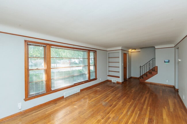 Photo - 3827 Covington Rd