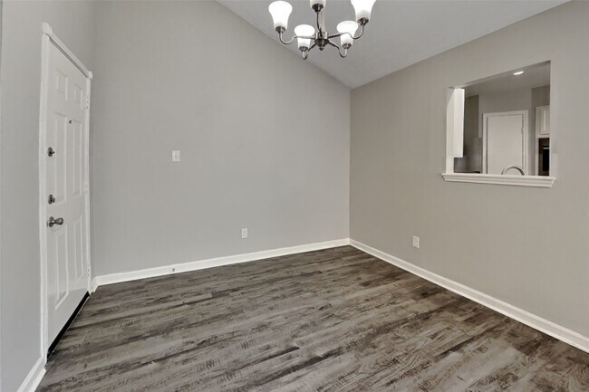 Building Photo - 6823 Heather Hollow Dr