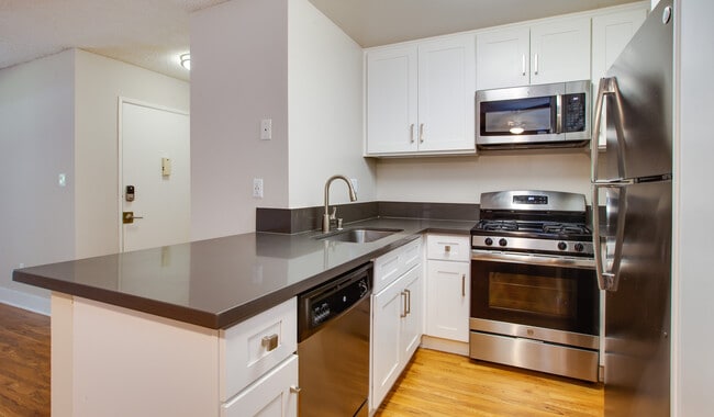 Large kitchen with ample counter and cabinet space