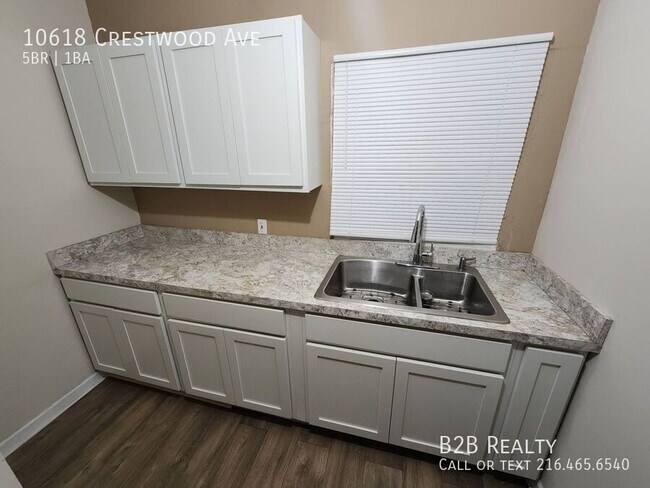 Photo - 10618 Crestwood Ave