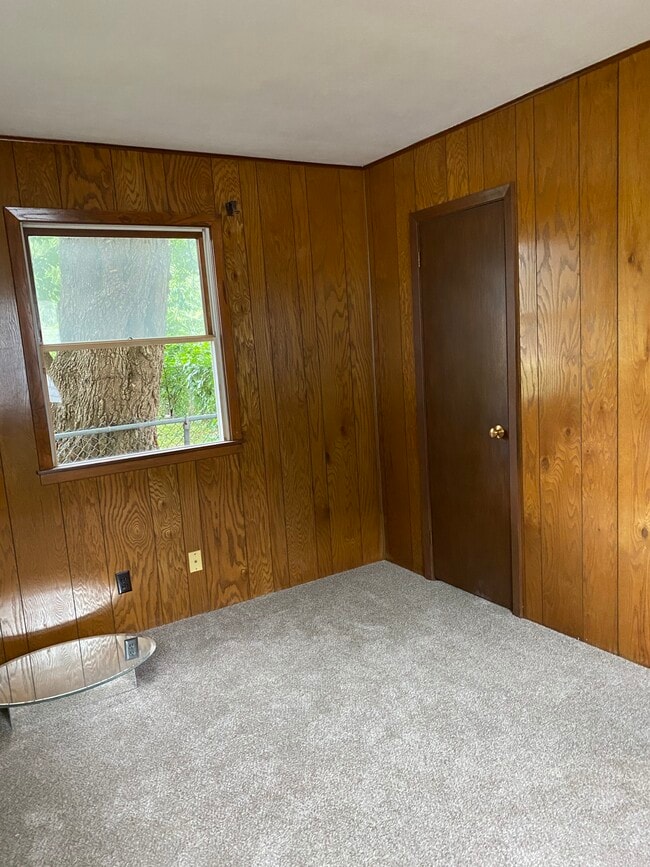 Photo - 718 6th St E Unit #1 lower