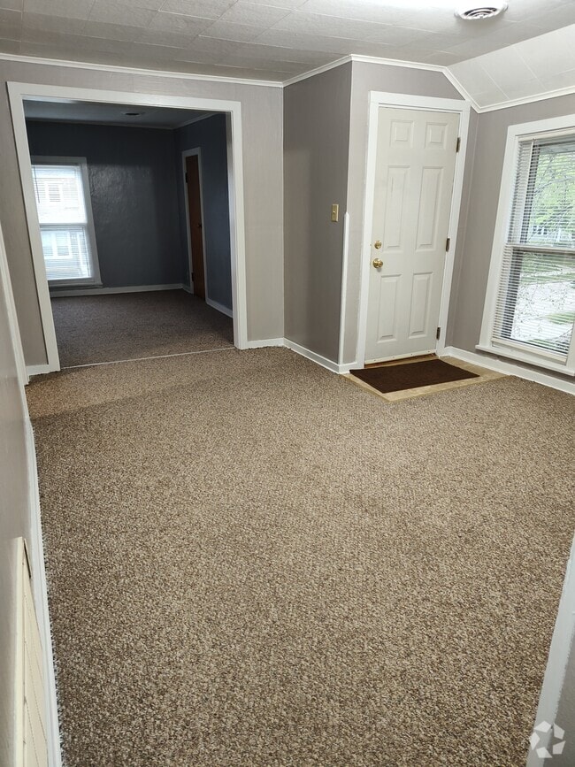 Building Photo - 1308 Cedar St Unit A Rental