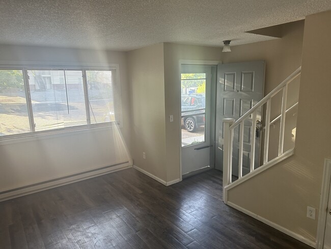 Photo - 4885 Basswood Dr