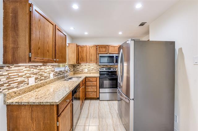 Photo - 8635 Ashcroft Ave