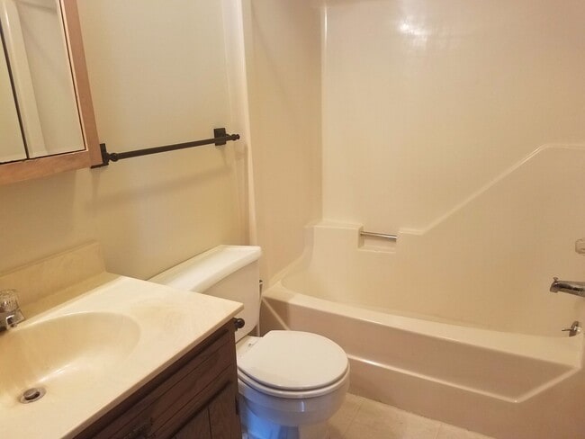 Photo - 3015 W Newport Rd Unit Apt. D