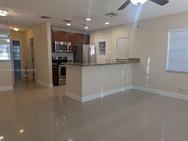 Photo - 1104 NE 17th Terrace Unidad 1-2