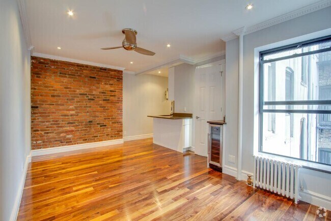 Building Photo - 1590 Lexington Ave Rental