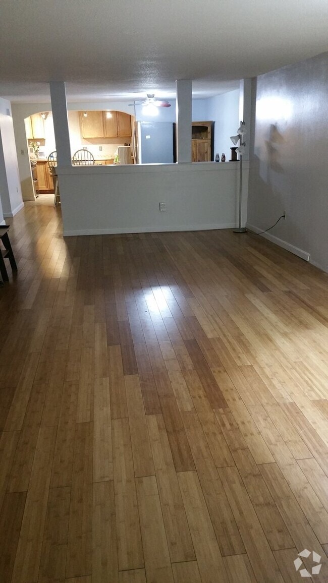 Building Photo - 66 Girard Ave Unit Bridgeview Condo