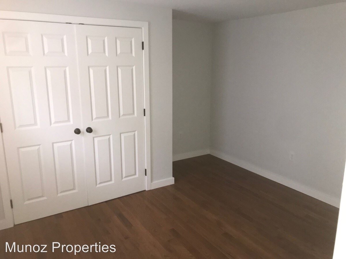 Photo - 223 Market St