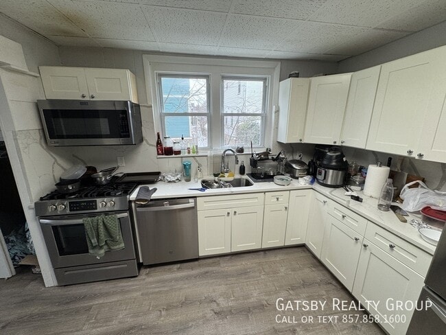 Building Photo - 11 Burnham St Unit 1R