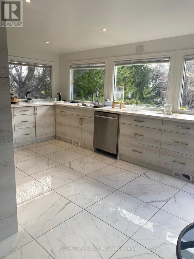 Photo - 11 Morton Ave