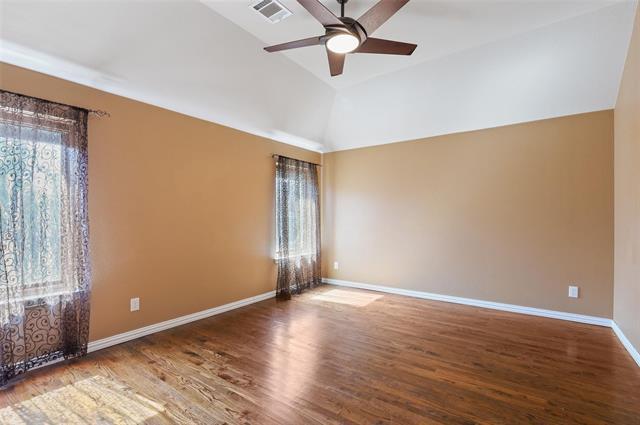 Photo - 11708 Beach St