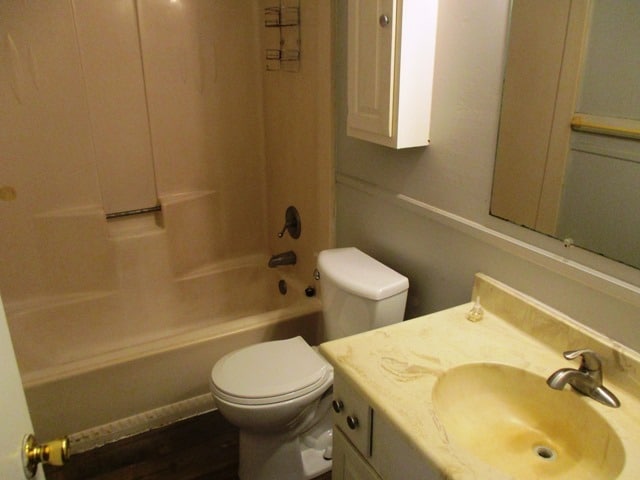 Photo - 202 W Shelbourne Dr