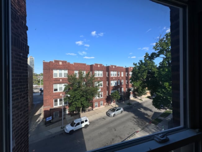 Photo - 7436 S Colfax Ave Unidad 3